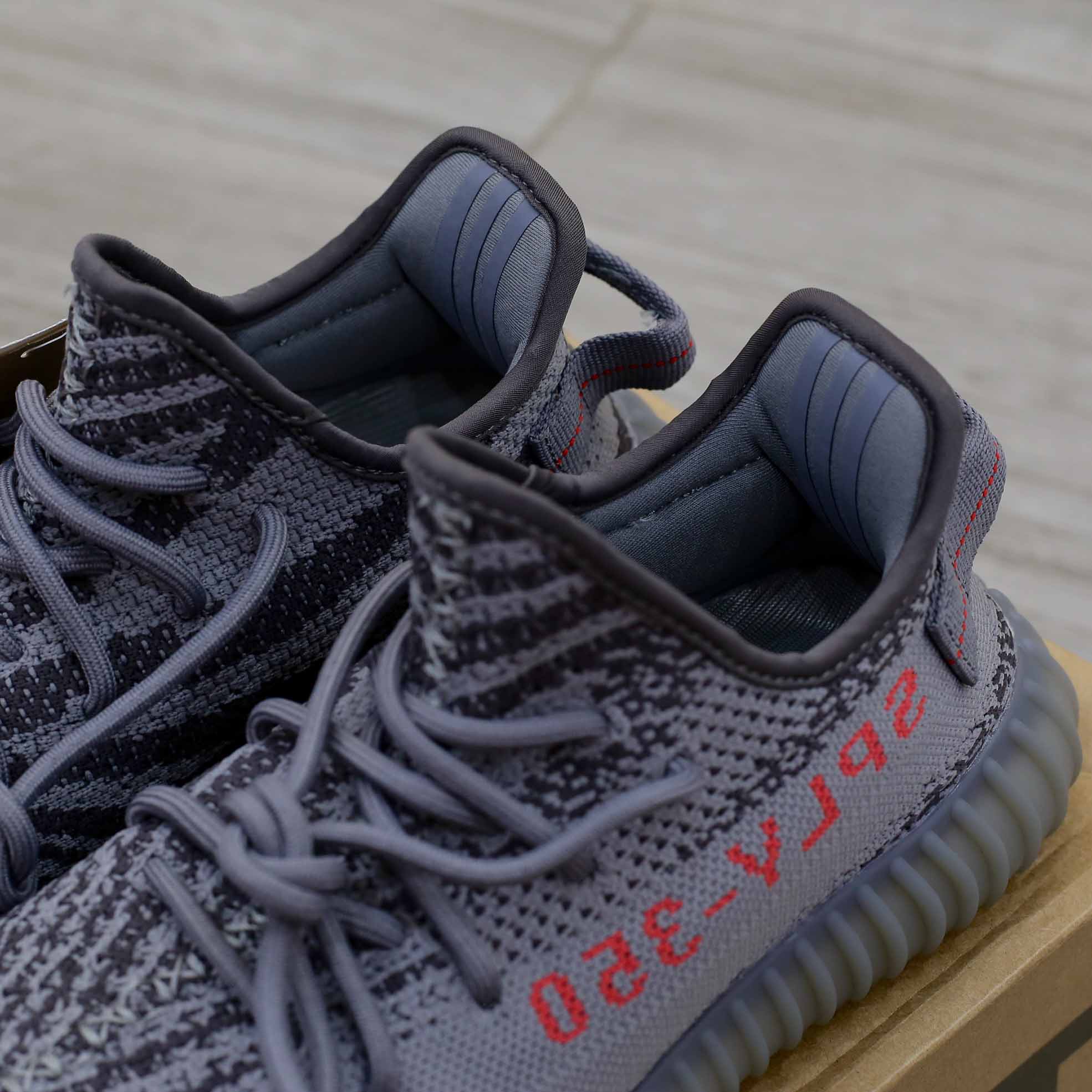 giày adidas yeezy 350 v2 beluga 2.0 replica