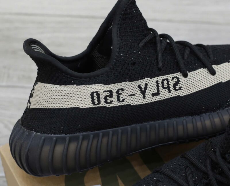 Giày Adidas Yeezy 350 V2 Oreo rep 1:1