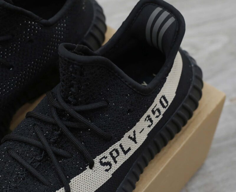 Giày Adidas Yeezy 350 V2 Oreo rep 1:1