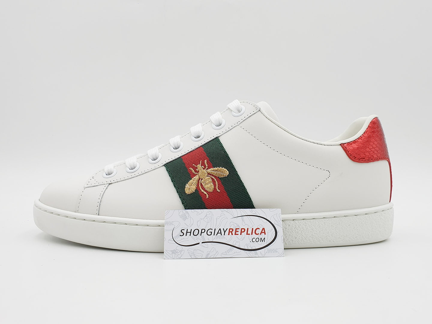gucci họa tiết thêu con ong