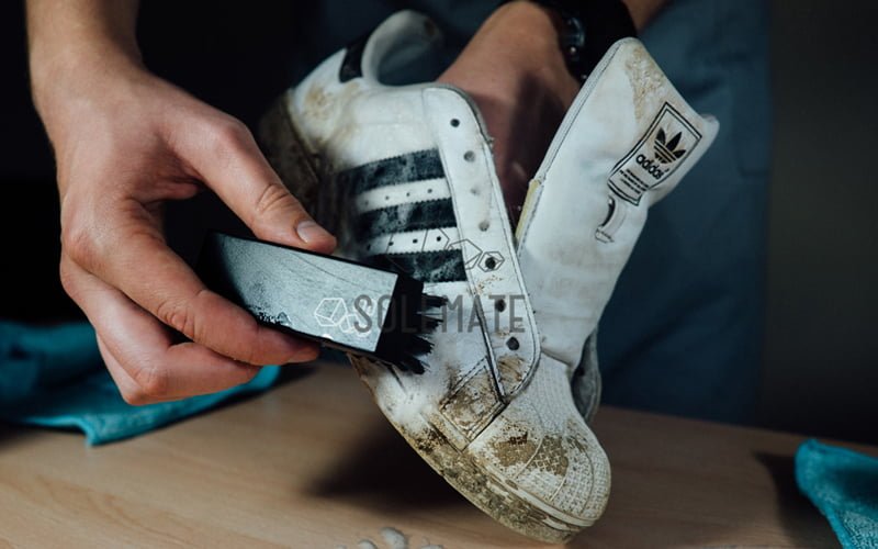 cach ve sinh giay Adidas
