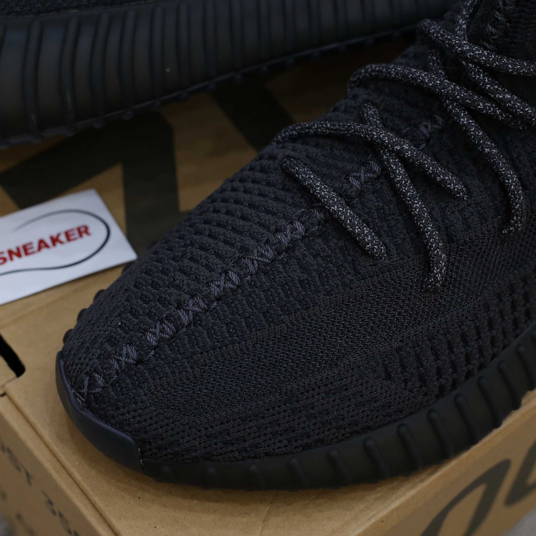 giày adidas yeezy 350 v2 black replica