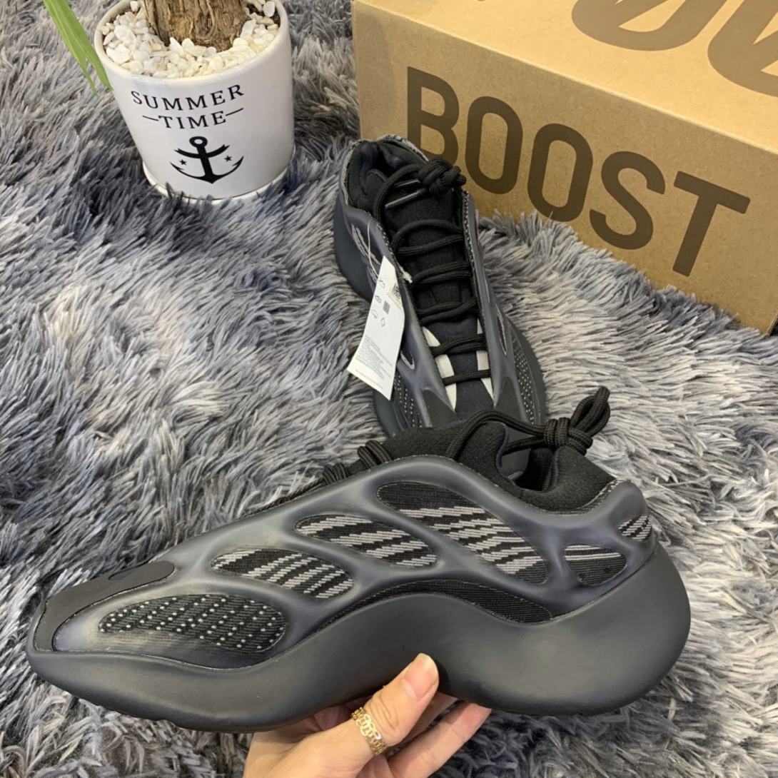 Giày Adidas Yeezy 700 V3 Alvah Replica