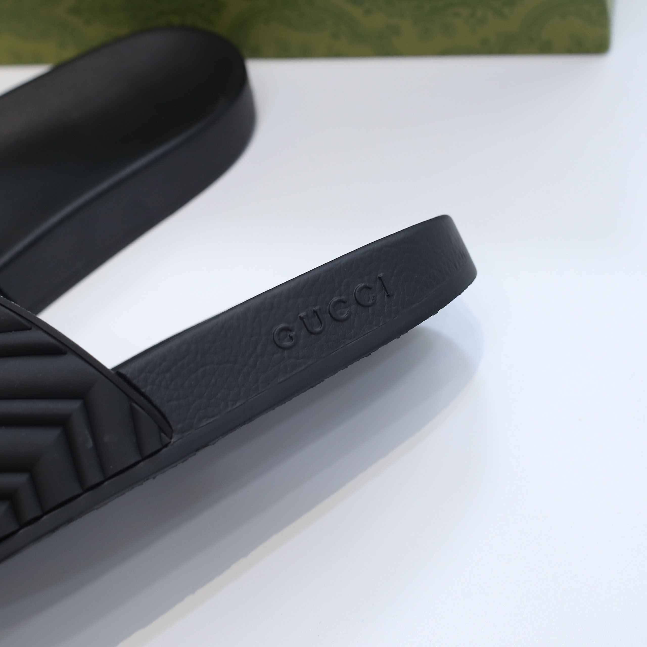 Dép Gucci Matelasse Slide Black Like Auth