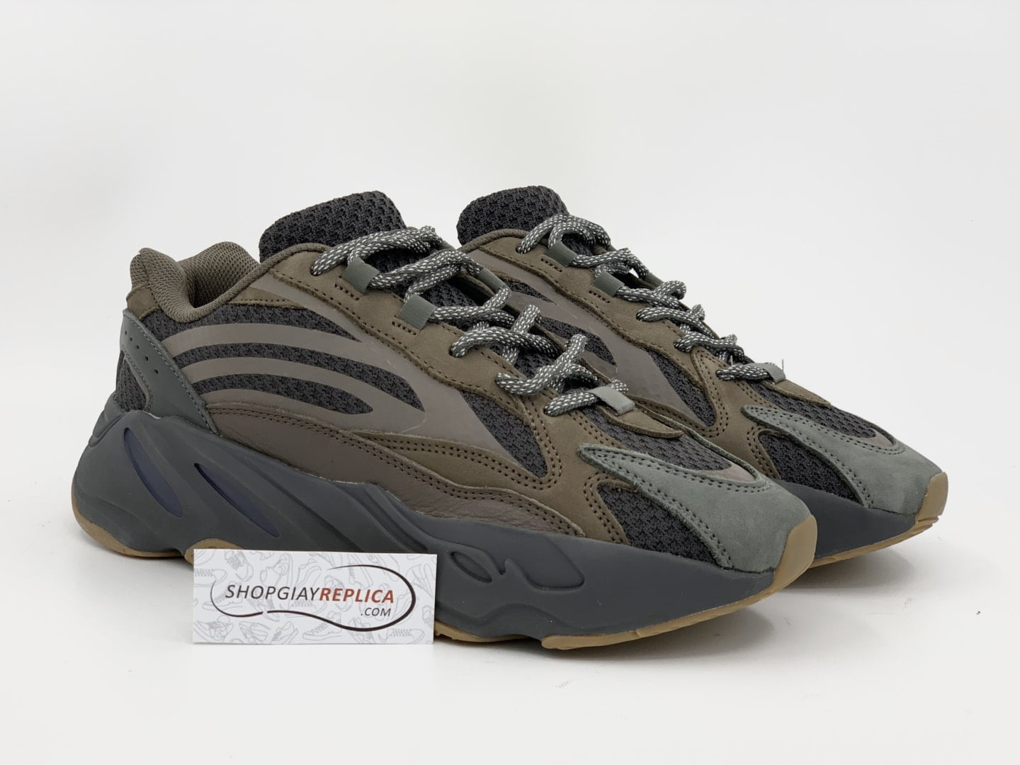 Giày Adidas Yeezy 700 V2 Geode Replica