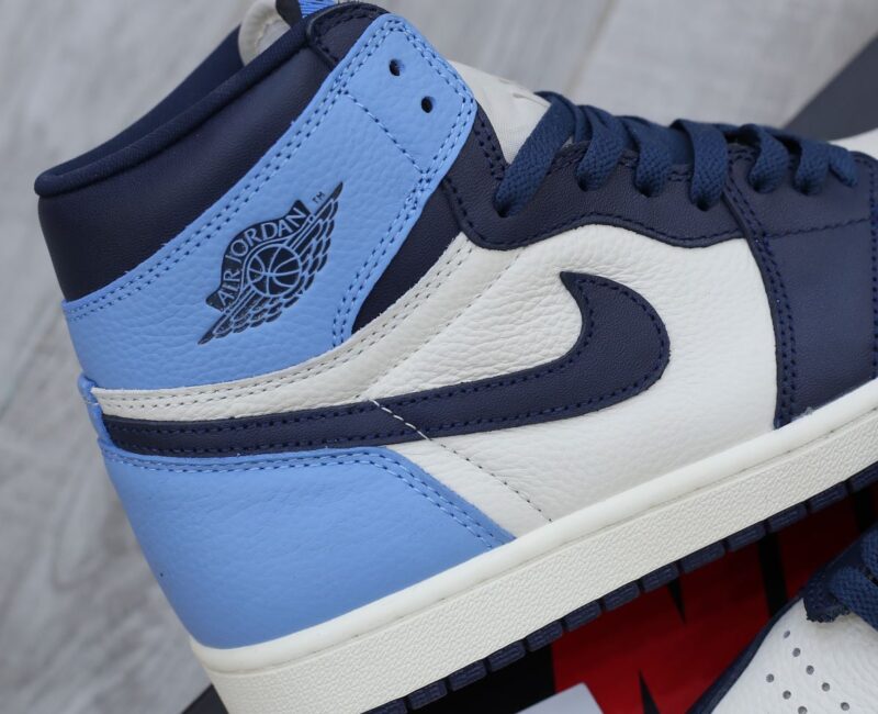 Nike Air Jordan 1 Obsidian Unc