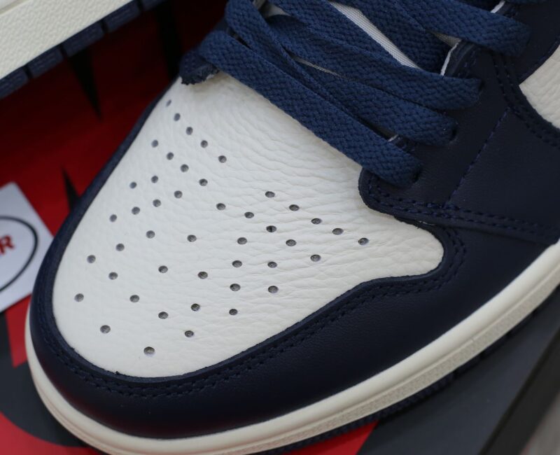 Nike Air Jordan 1 Retro High Obsidian UNC