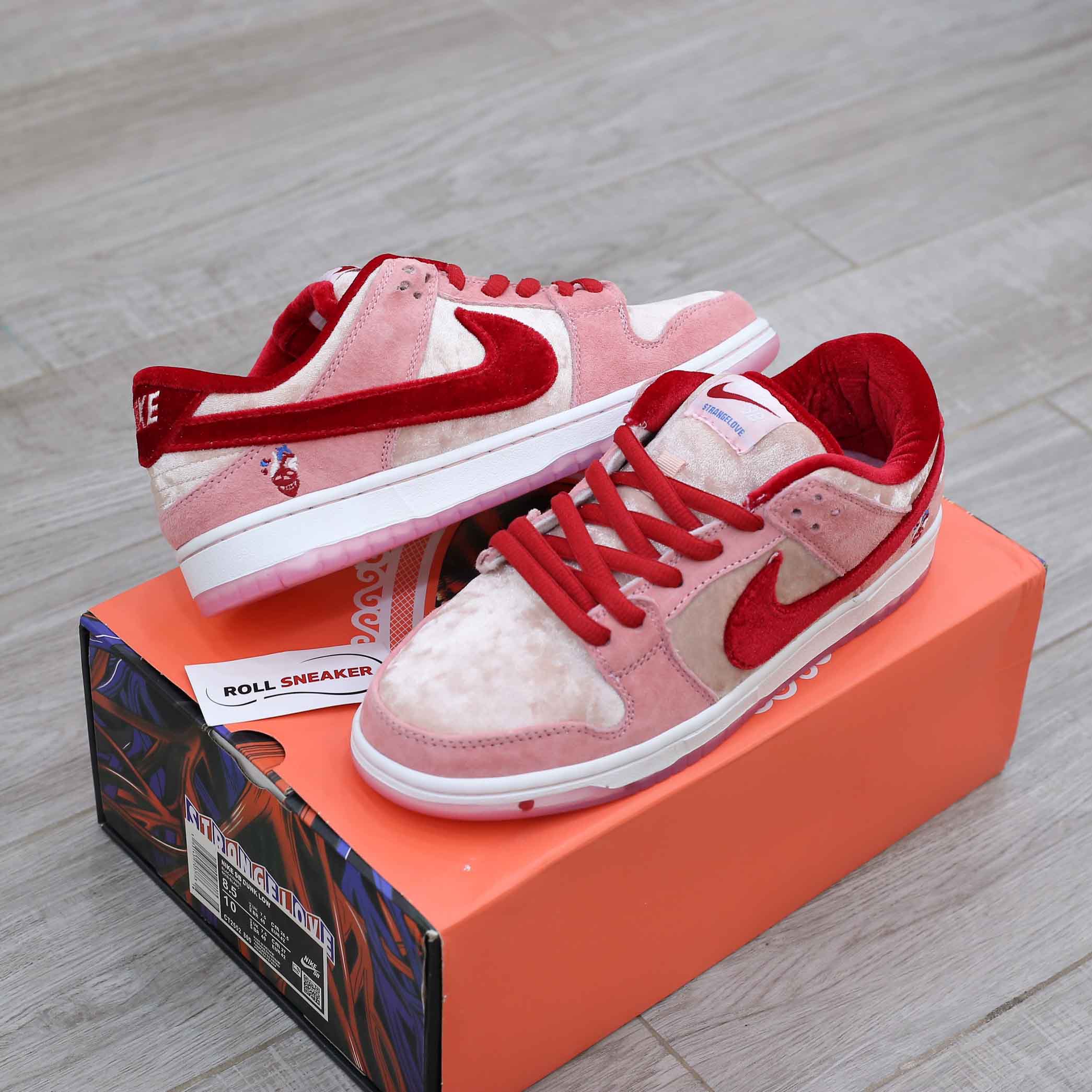 SB Dunk Low StrangeLove