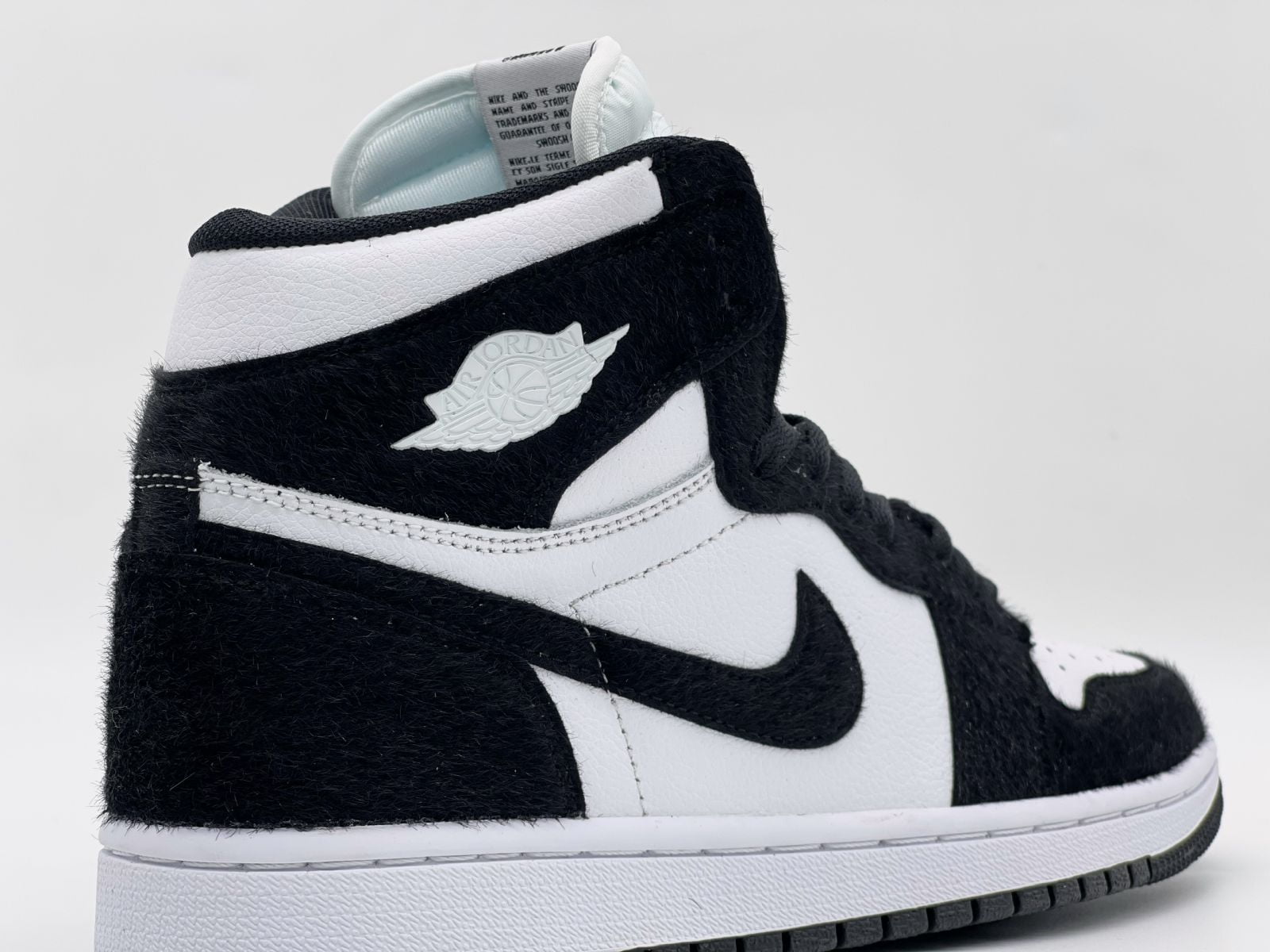 Swing Nike Air Jordan 1 High Twist Panda