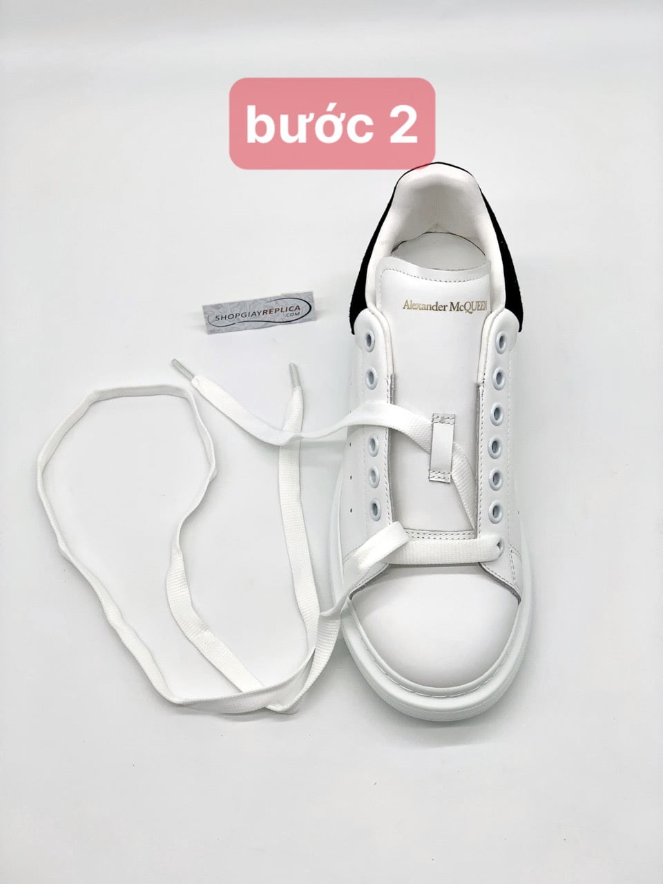 từng bước buộc dây giày mcqueen cho đẹp