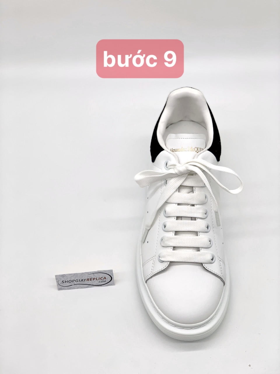 buộc dây giày mcqueen kiểu thắt nơ