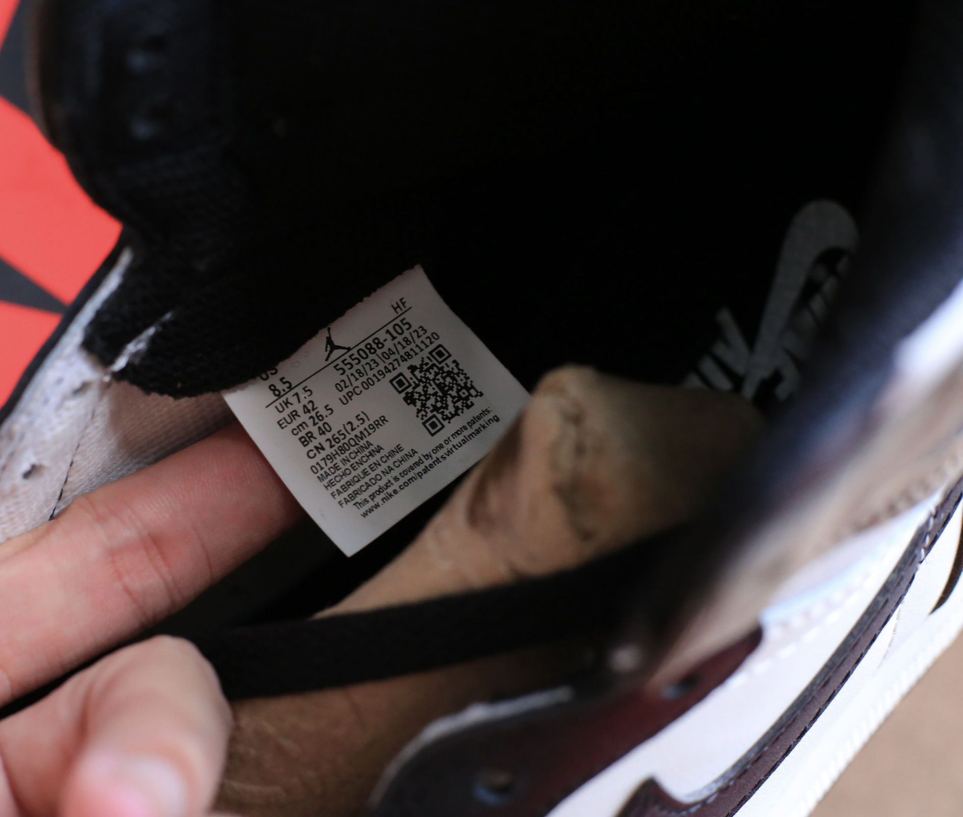 Toebox Nike Air Jordan 1 Retro High Dark Mocha