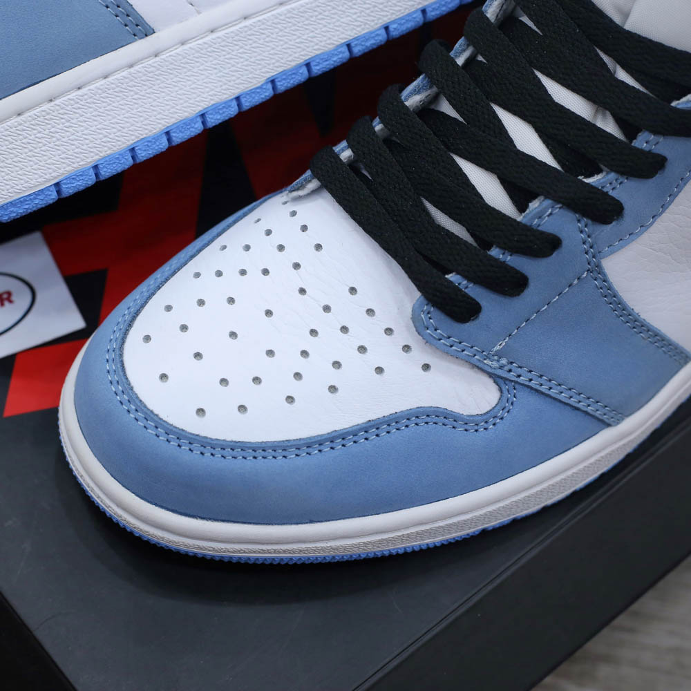 toebox Nike Air Jordan 1 Retro High University Blue