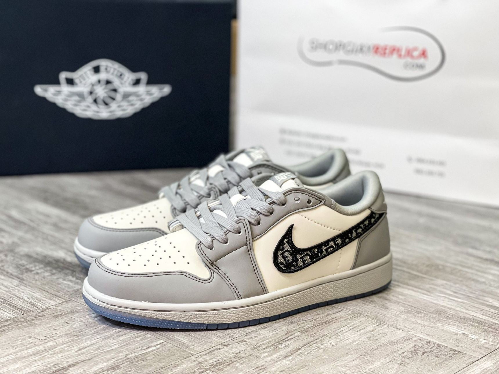 Hộp Nike Air Jordan 1 Retro Low Dior Like Auth