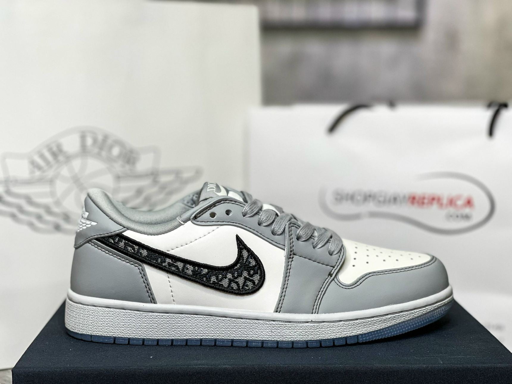Box Nike Air Jordan 1 Retro Low Dior Like Auth