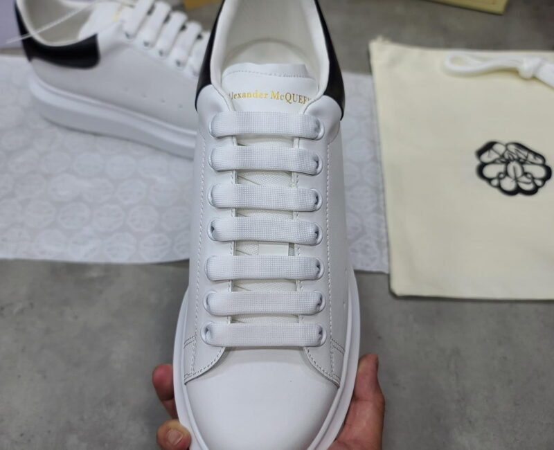 Giày Alexander McQueen gót Da bóng Đen Siêu Cấp