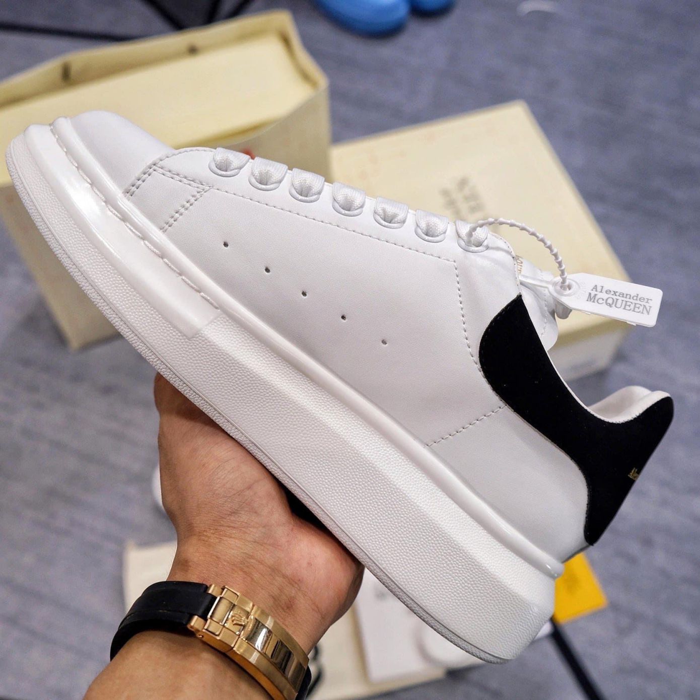 giày mcqueen gót đen nhung siêu cấp đẹp