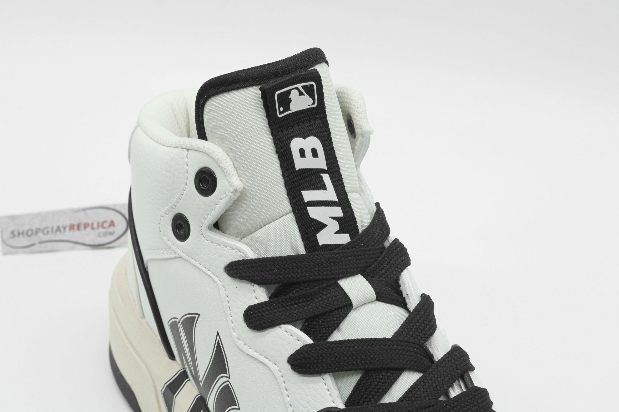 Giày MLB Chunky Liner High New York Yankees White Black