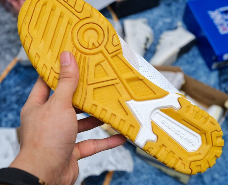 Giày New Balance 550 ‘Varsity Gold’