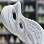 Giày Adidas Yeezy Foam Runner ‘Ararat’