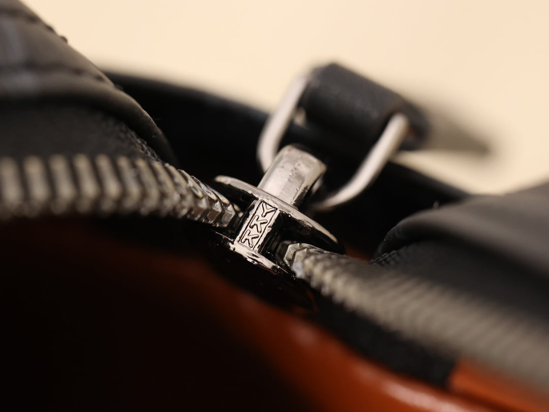 Balo MCM Stark Side Studs in Visetos Black Smalll