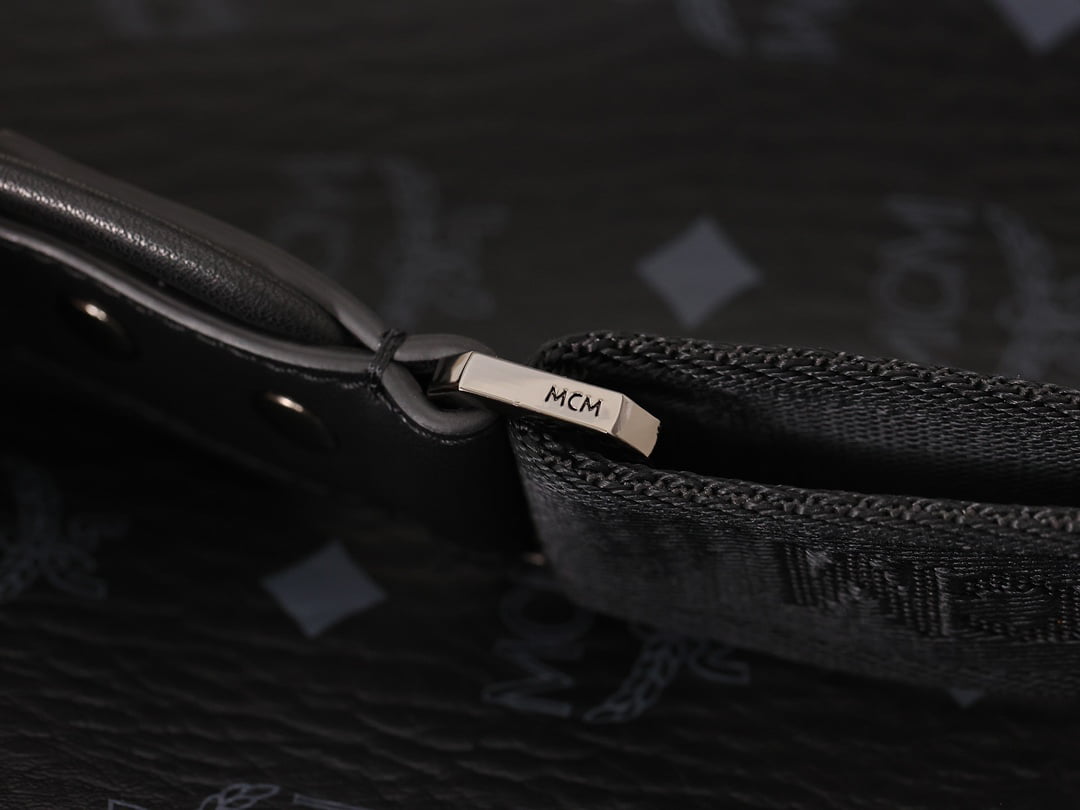 Balo MCM Stark Side Studs in Visetos Black Smalll