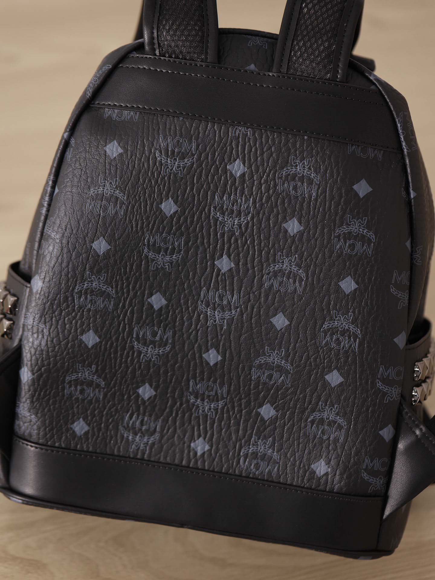 Balo MCM Stark Side Studs in Visetos Black Smalll