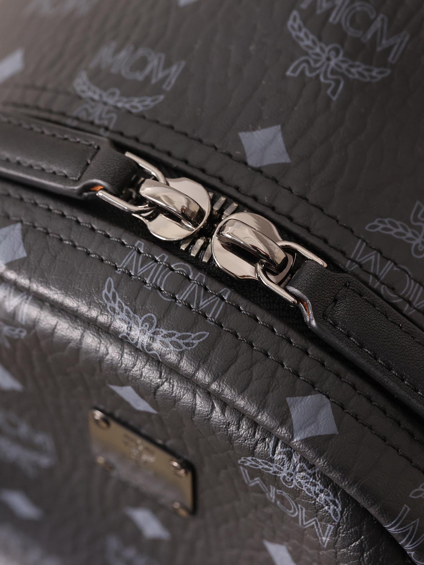 Balo MCM Stark Side Studs in Visetos Black Smalll