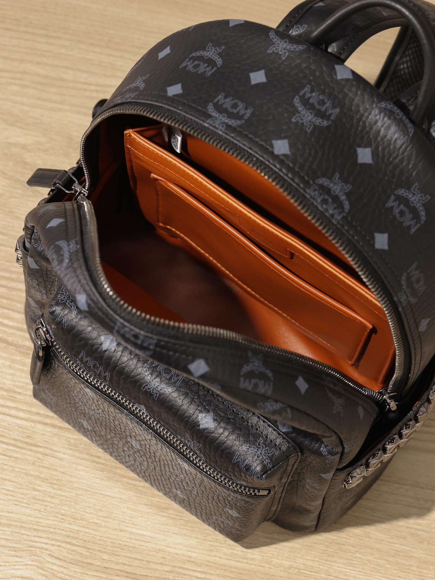 Balo MCM Stark Side Studs in Visetos Black Smalll