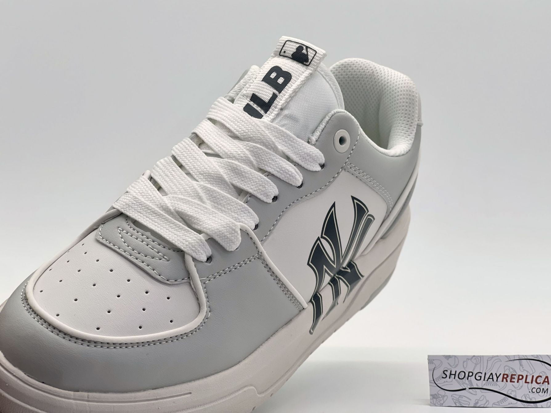 Giày MLB Chunky Liner Low New York Yankees ‘White Grey’ Like Auth