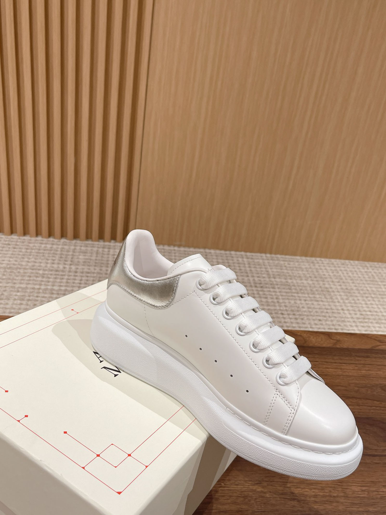 Giày Alexander McQueen Trắng Gót Bạc