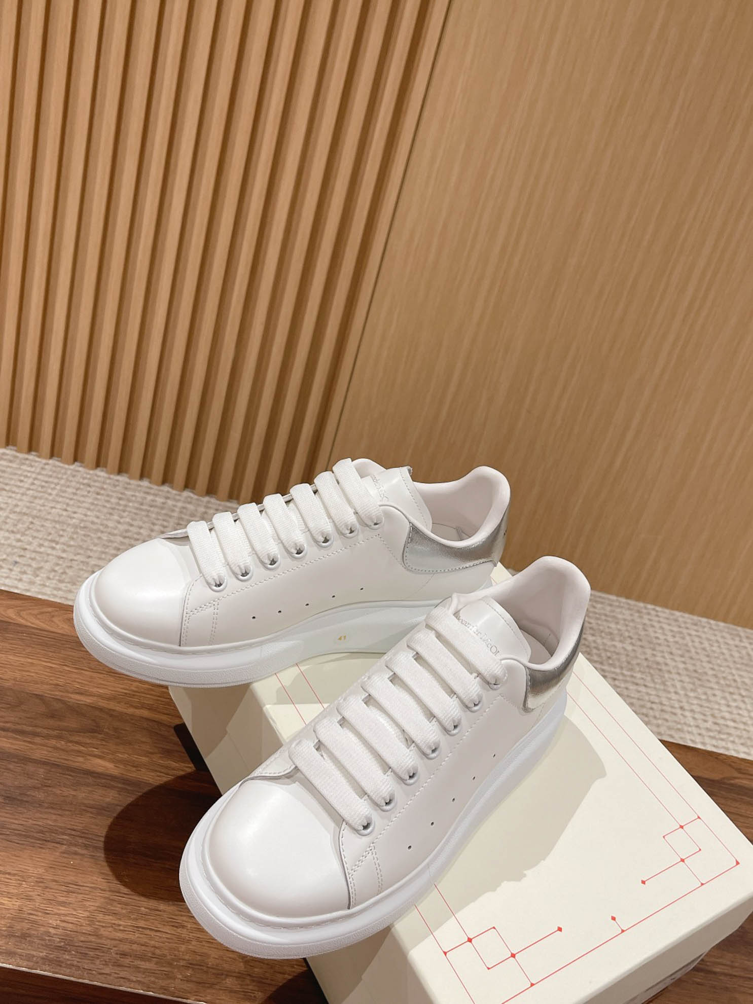 Giày Alexander McQueen Trắng Gót Bạc