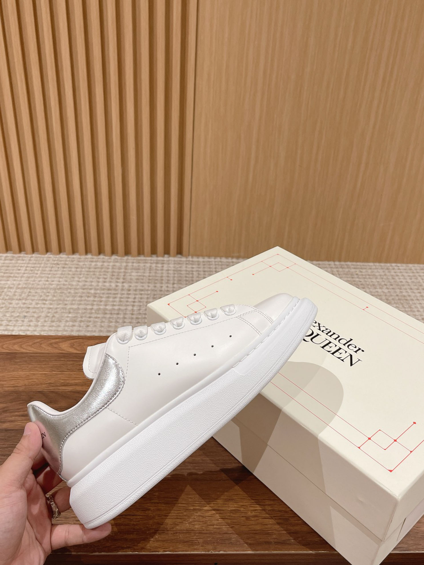 Giày Alexander McQueen Trắng Gót Bạc