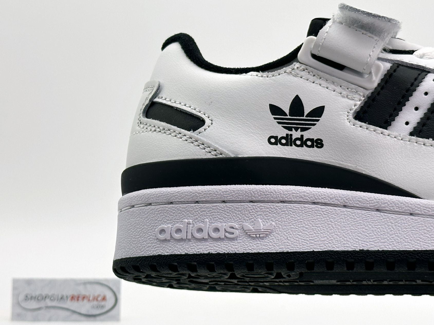 Giày Adidas Forum 84 Low White Black