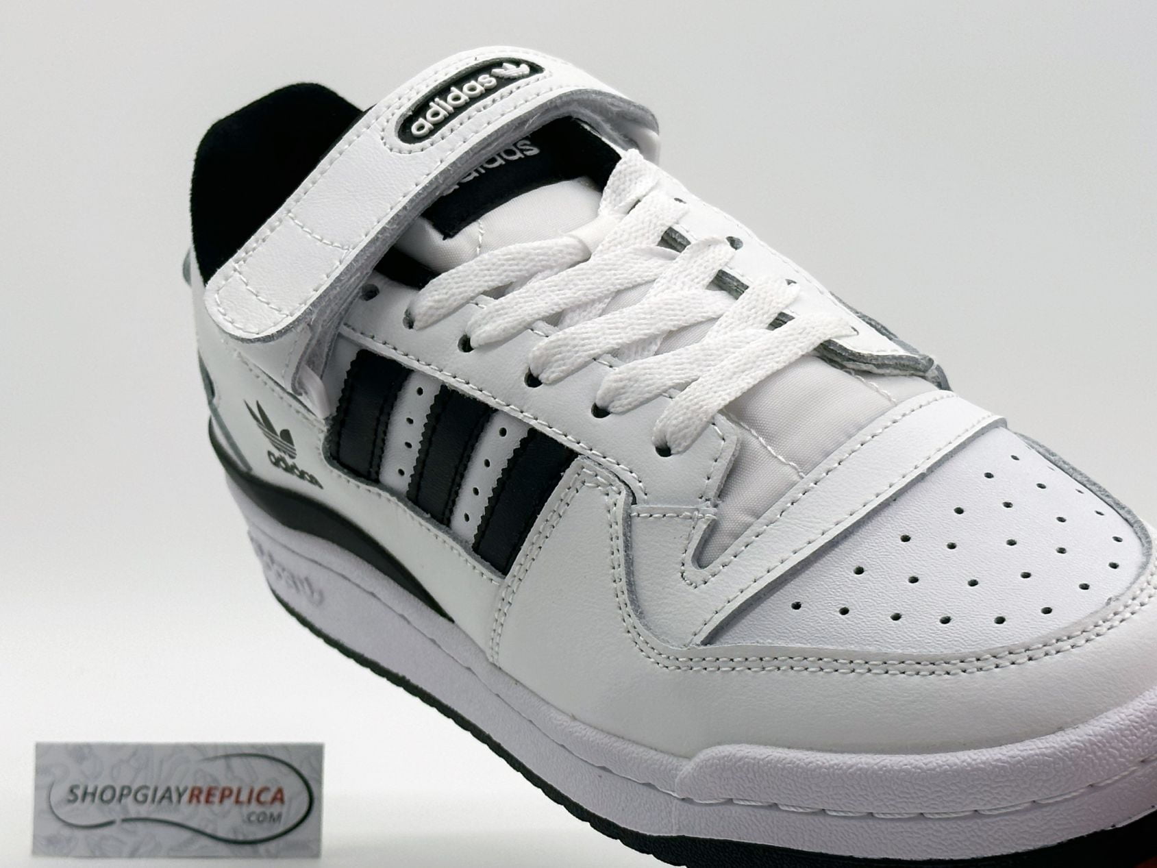 Giày Adidas Forum 84 Low White Black