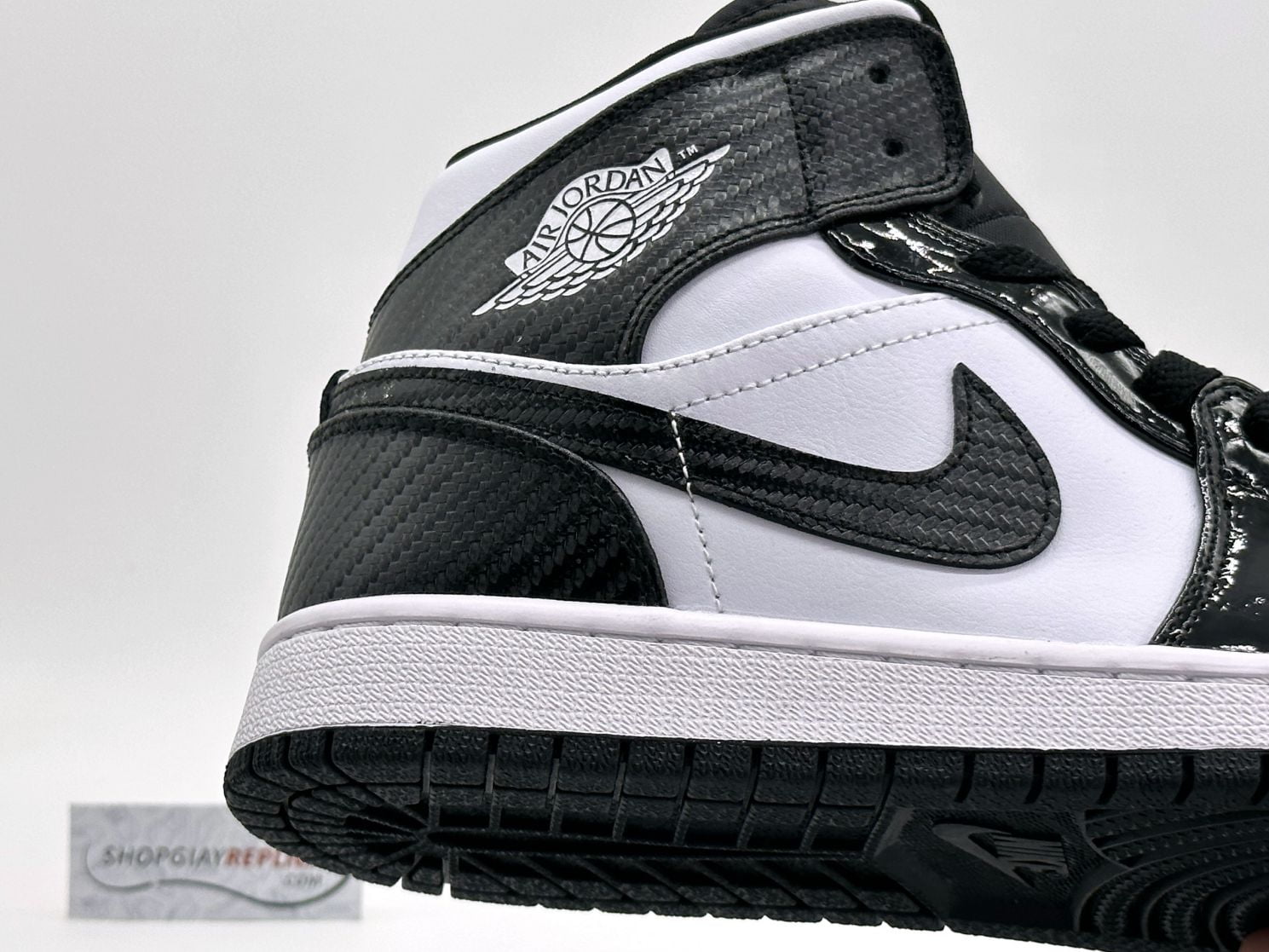 Giày Nike Air Jordan 1 Mid ‘Carbon Fiber’ Like Auth