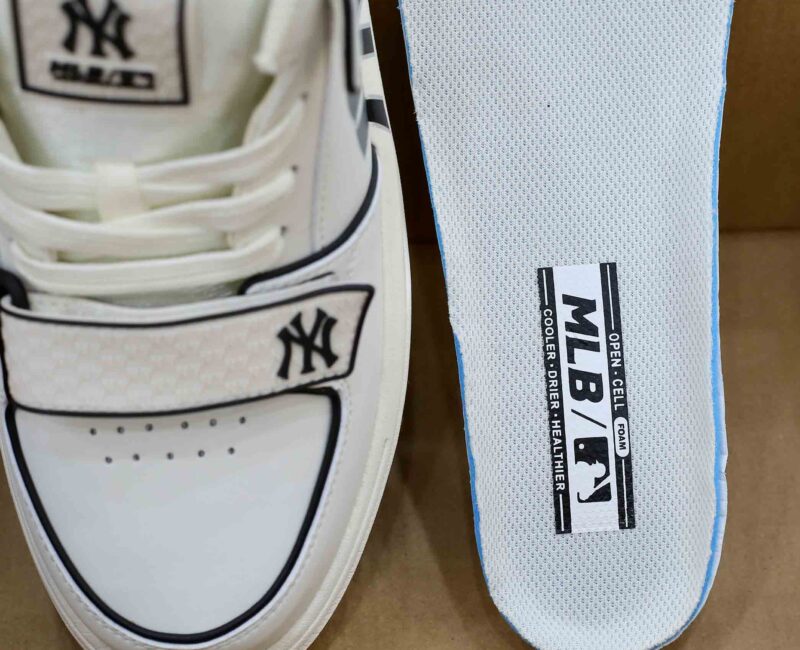 Giày MLB Chunky Liner Mid New York Yankees Black Like Auth
