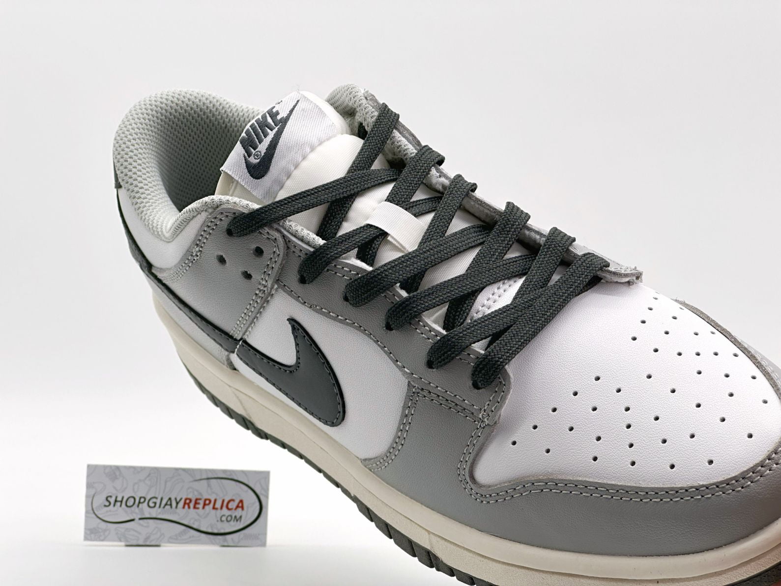 Giày Nike Dunk Low ‘Light Smoke Grey’ Like Auth