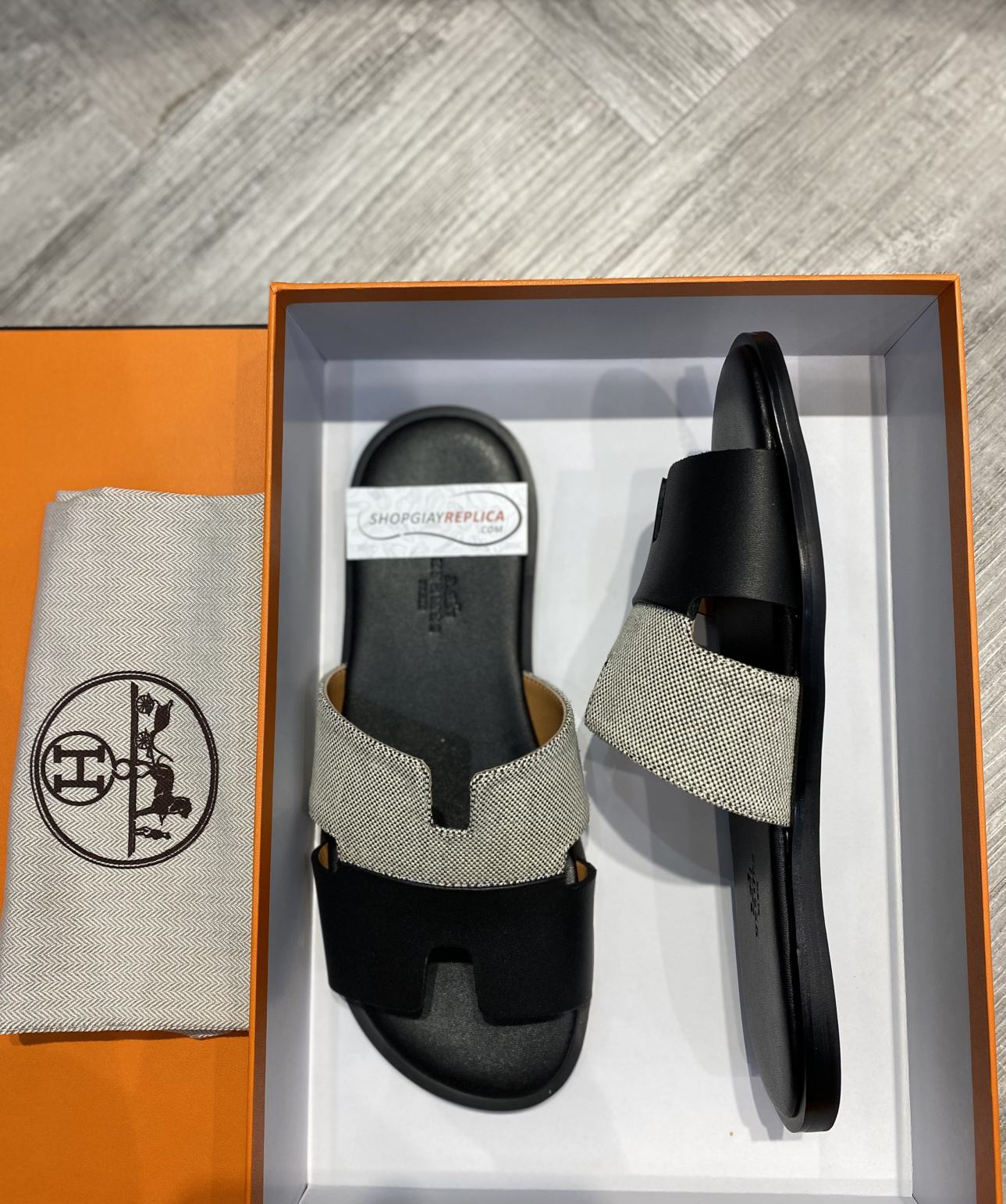 Dép Hermes Nam Canvas Bicolor Trắng Đen