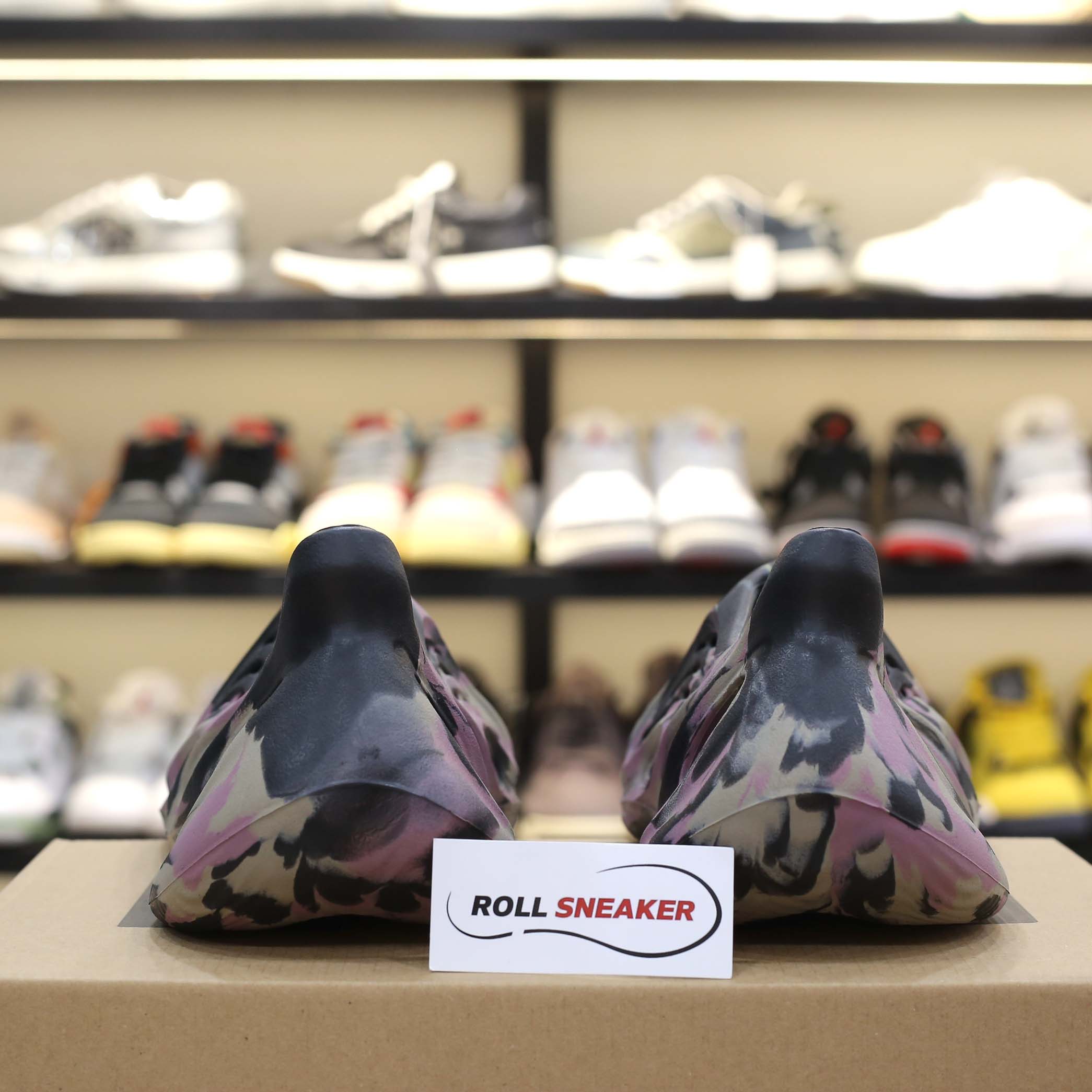 Adidas Yeezy Foam Runner ‘MX Carbon’