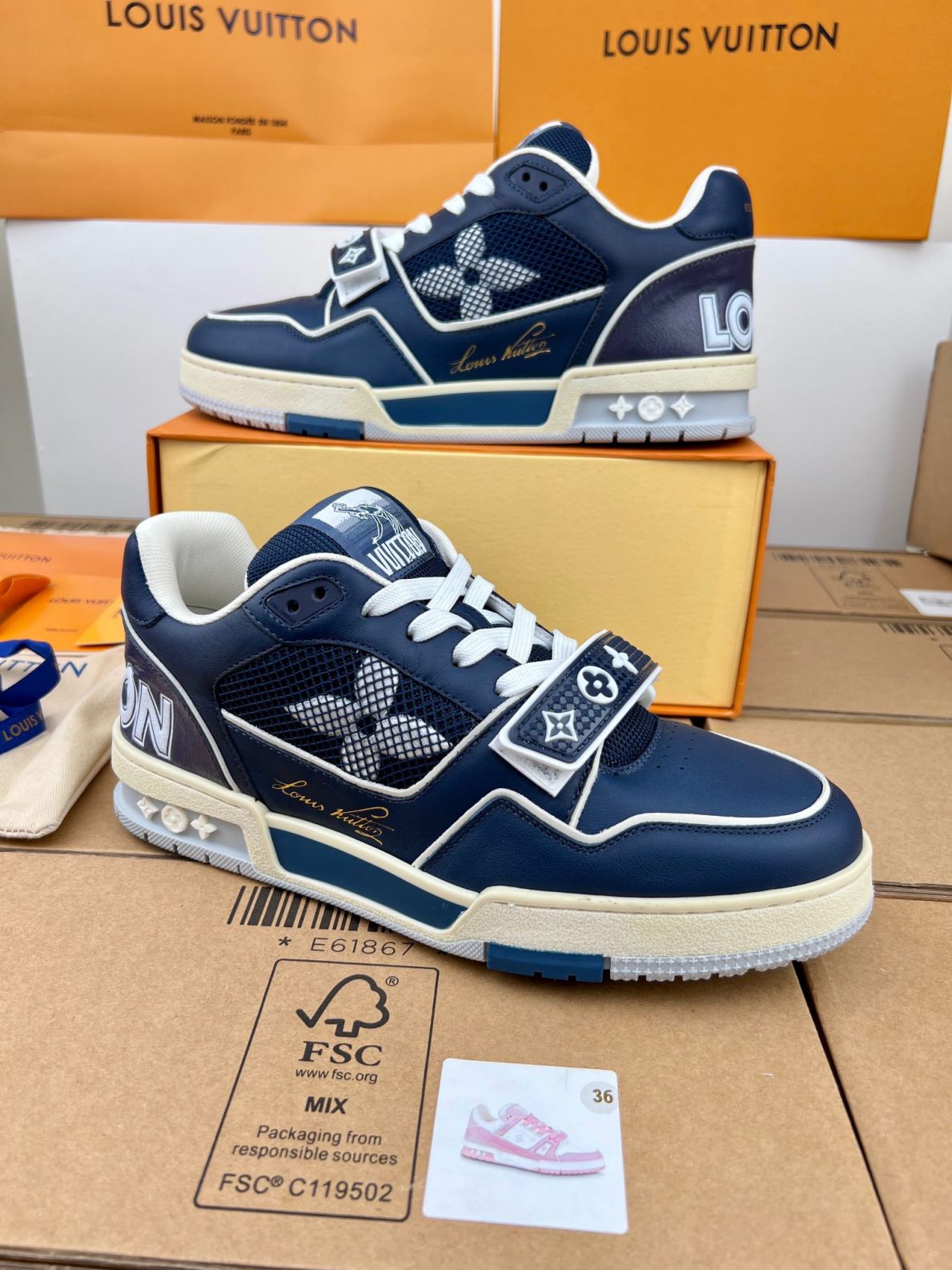Giày Louis Vuitton Lv Trainer Xanh Navy quai Velcro Like Auth