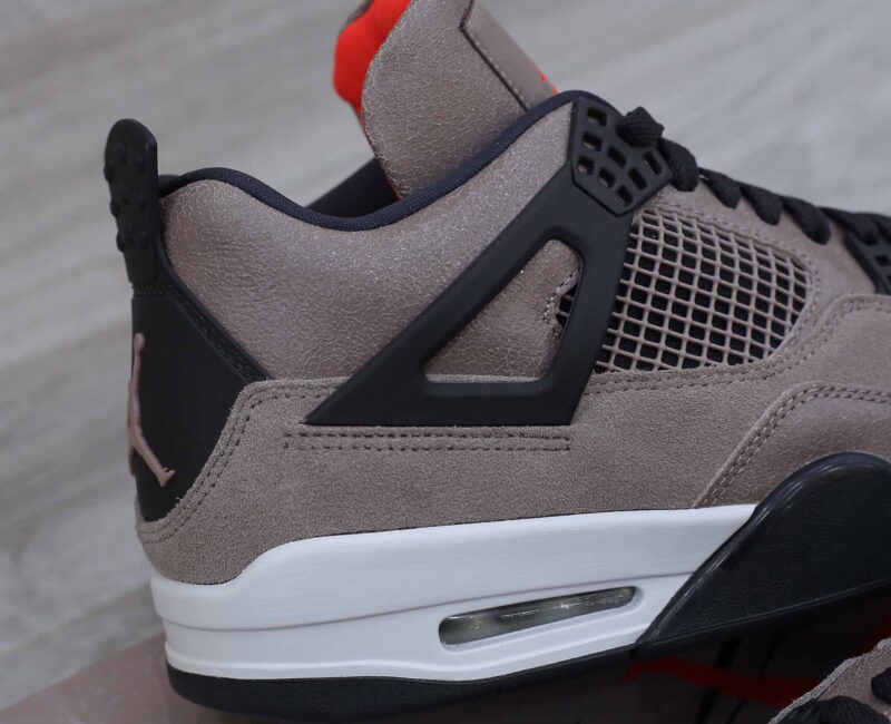 Nike Air Jordan 4 Retro ‘Taupe Haze’