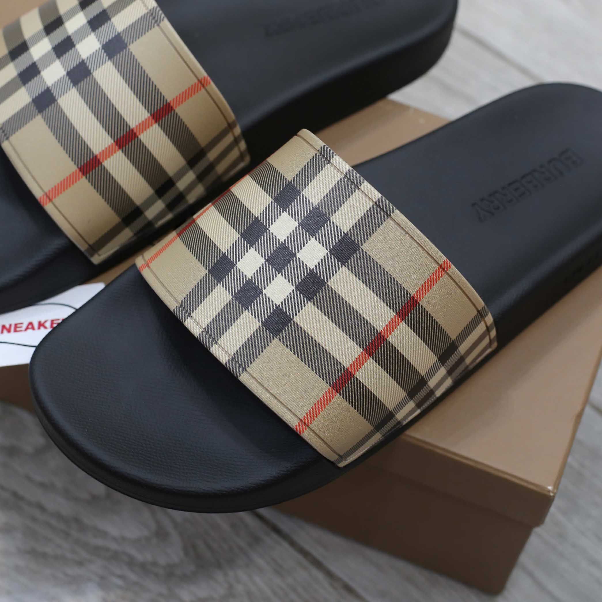 Dép Burberry Vintage Check Print Slides Archive Beige