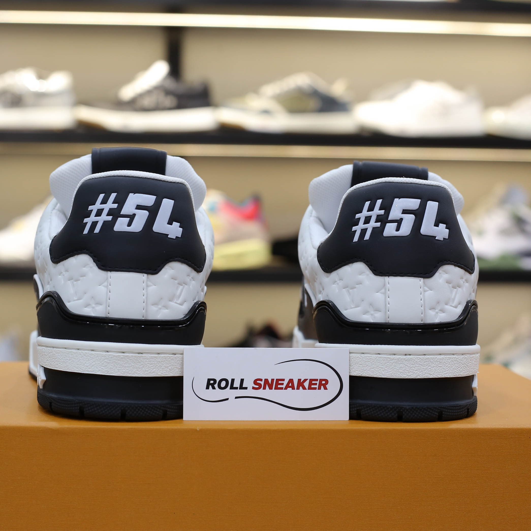 Lv Trainer #54 Signature Black White