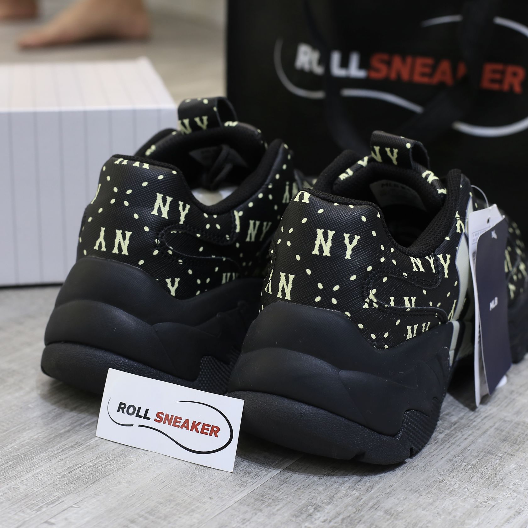 Giày MLB BigBall Chunky Saffiano Diamond Monogram New York Yankees Black Like Auth