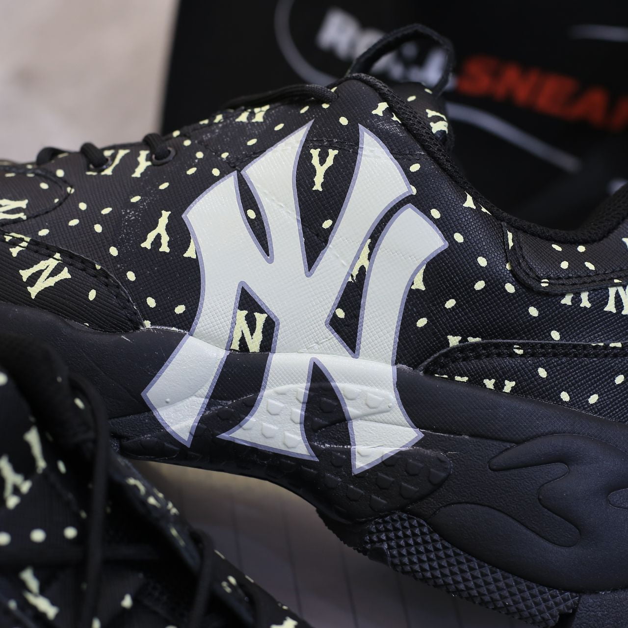 Giày MLB BigBall Chunky Saffiano Diamond Monogram New York Yankees Black Like Auth