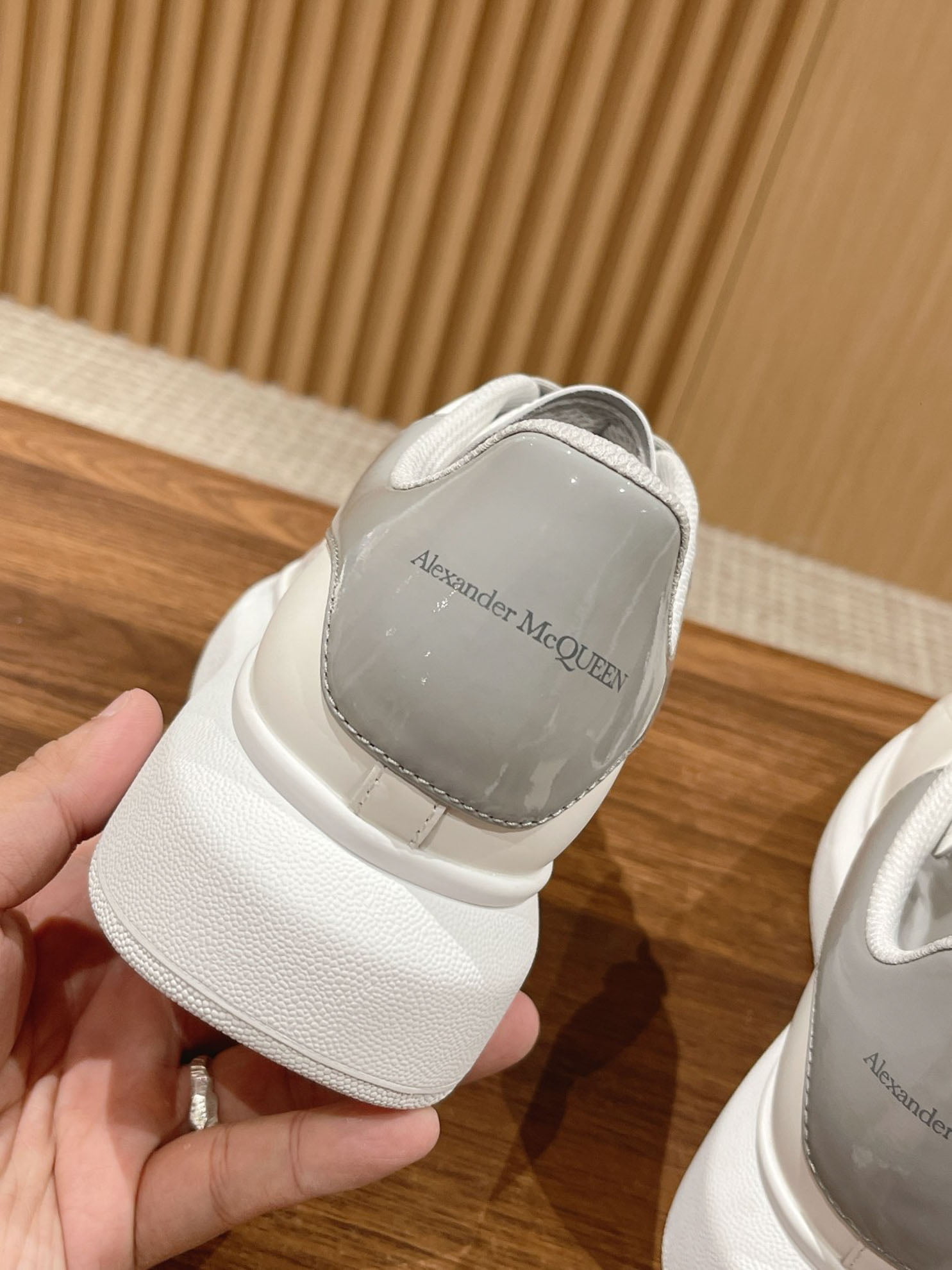 Giày Alexander Mcqueen Gót Xám Bóng Like Auth