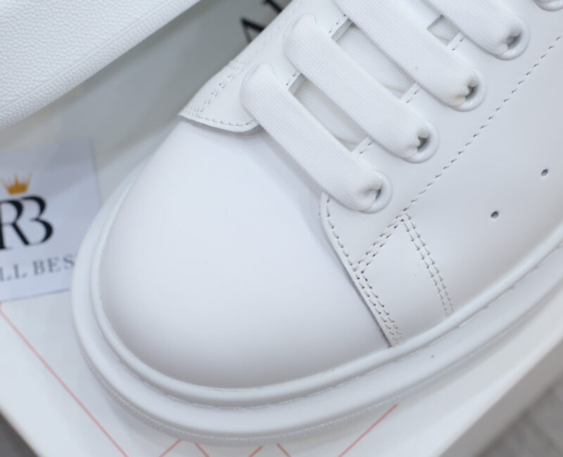 Giày Alexander Mcqueen Trắng Gót Da Lộn Xám Nhạt