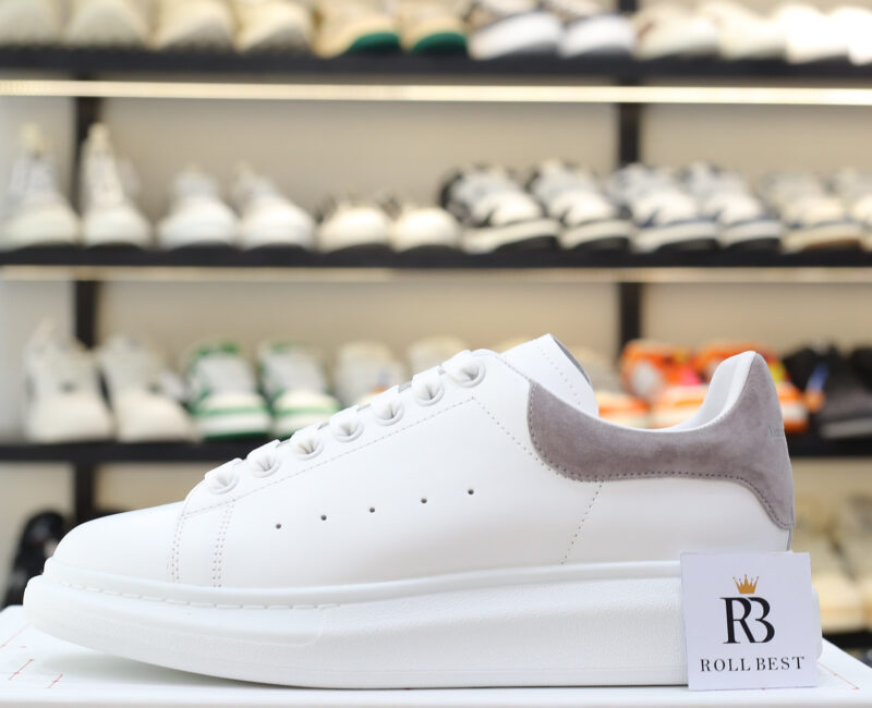 Giày Alexander Mcqueen Trắng Gót Da Lộn Xám Nhạt