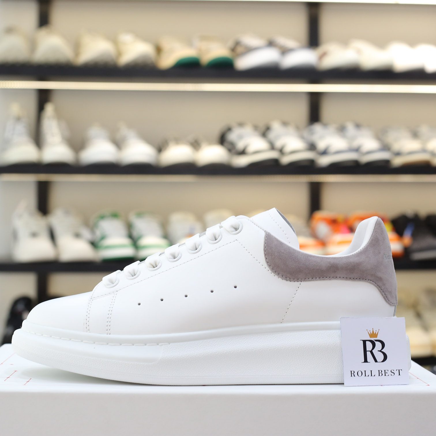 Giày Alexander Mcqueen Trắng Gót Da Lộn Xám Nhạt